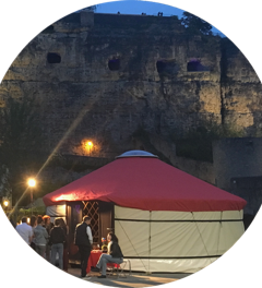 Elle a eu lo'accsion de faire quelques chouettes spectacles avec le Quartet Buccal!